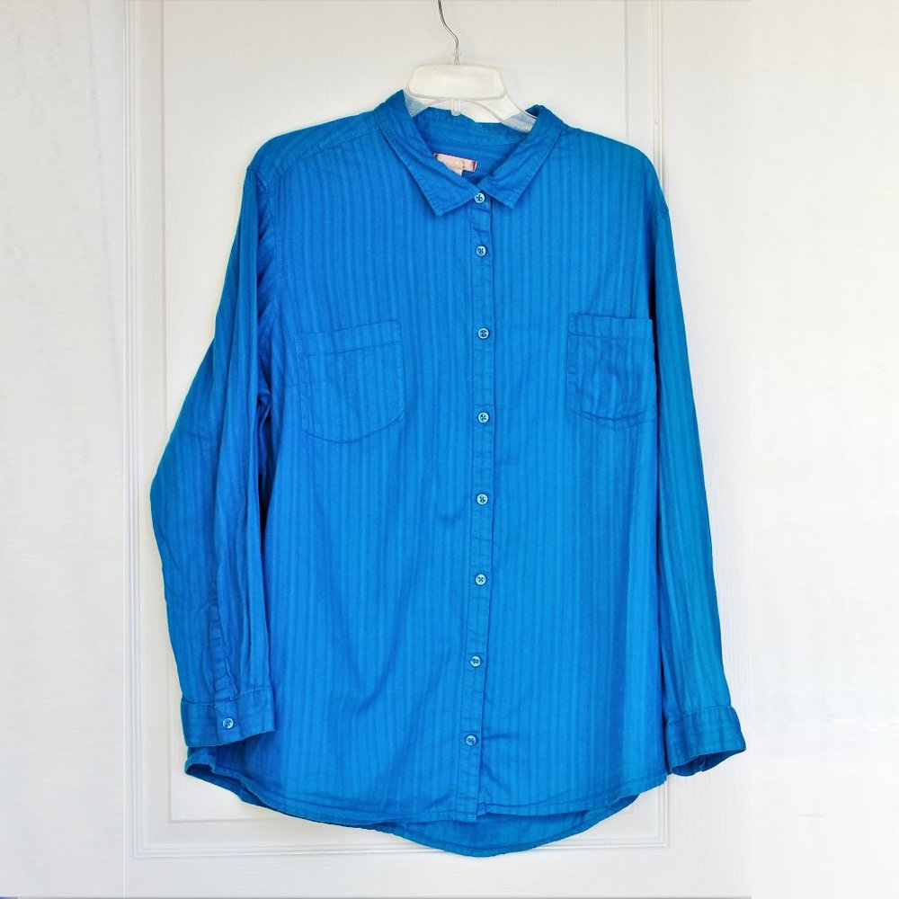 White stag blue long sleeve button up